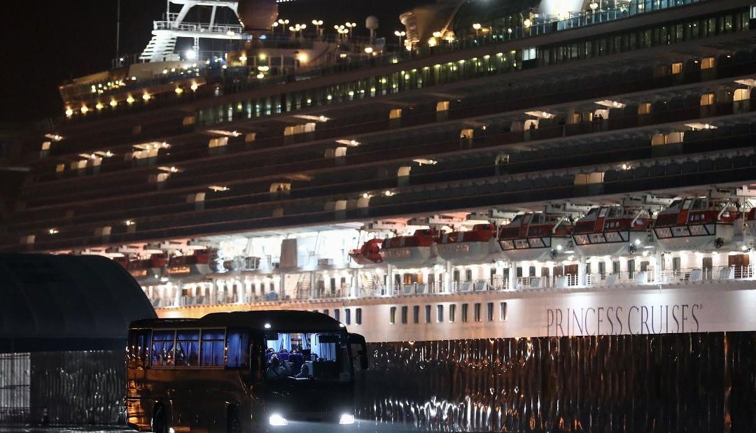 ¡Ven la luz! Pasajeros del Diamond Princess salen hoy de la cuarentena