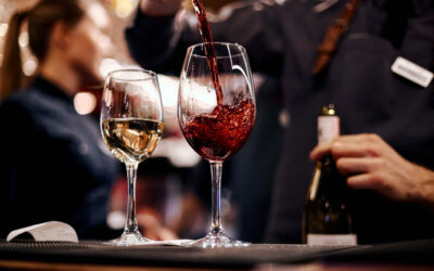 ¡NO SOLO EL COLOR! Estas son las diferencias entre el vino tinto y el vino blanco