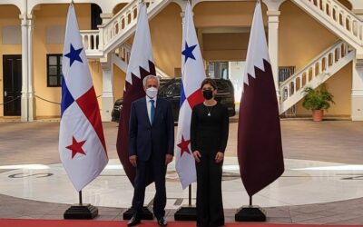 Canciller de Panamá explora negocios con su homólogo en Qatar