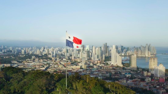Panamá ratifica su compromisos para salir de la lista discriminatoria de GAFI