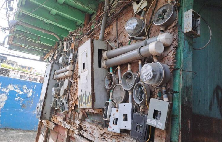 Apagones en región panameña Pueblo Nuevo serían causados por  redes eléctricas en malas condiciones
