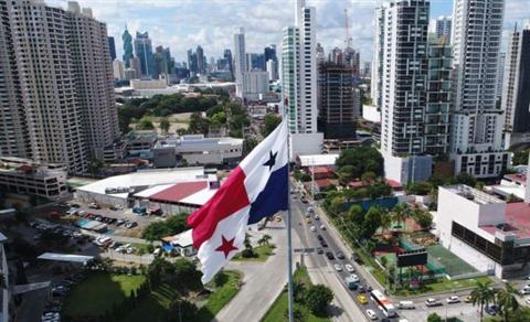 Fitch Ratings cambió la perspectiva económica de Panamá a negativa