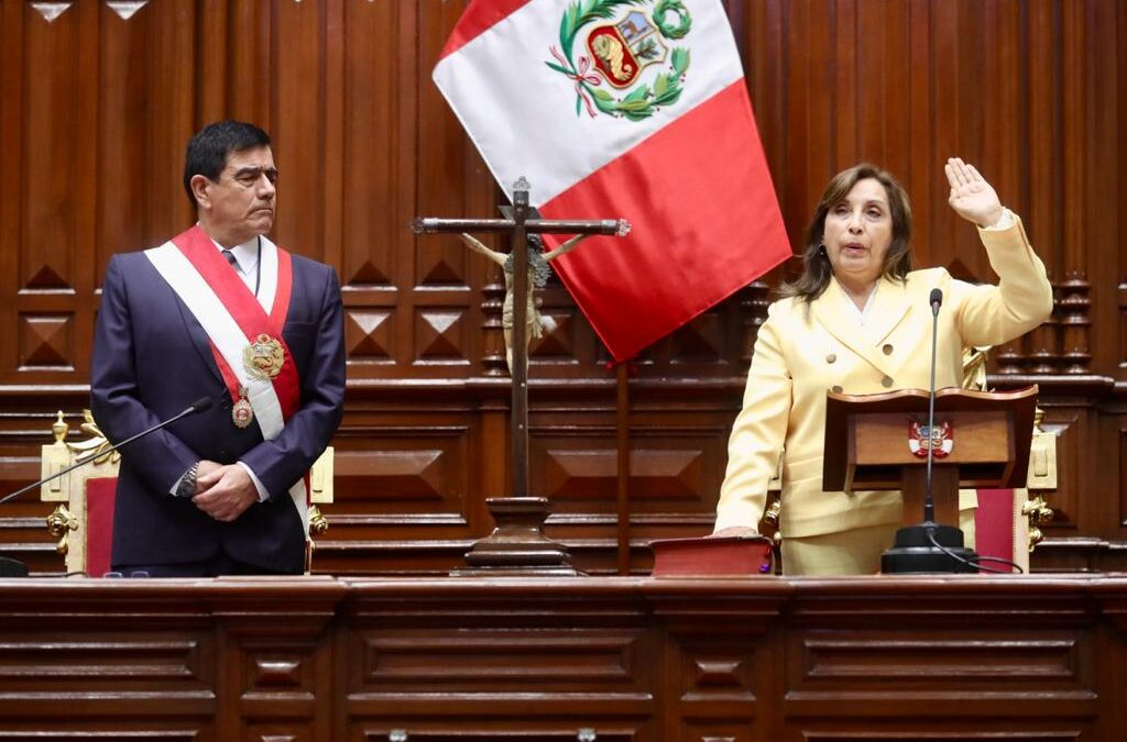 Ejecutivo y legislativo de Perú cierran el 2023 con 90% de desaprobación