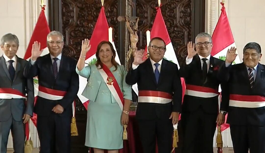 La presidente de Perú cambió ministros de su gabinete
