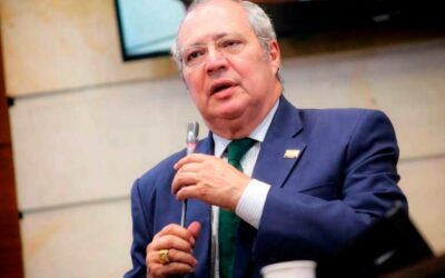 Presidente del Senado colombiano pidió a Gustavo Petro «revisar su gabinete»