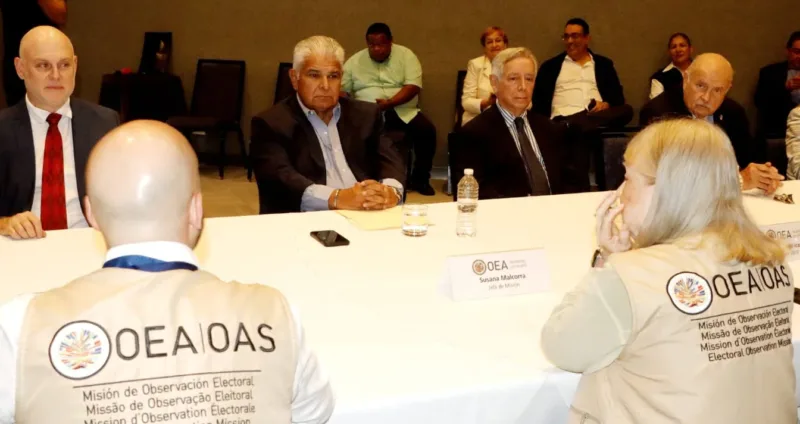 Candidatos presidenciales de Panamá se reunieron con misión de la OEA