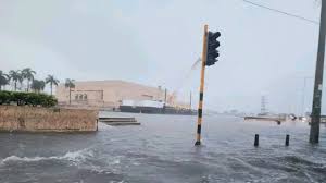 Desbordamiento en varios canales de Cartagena por fuertes lluvias