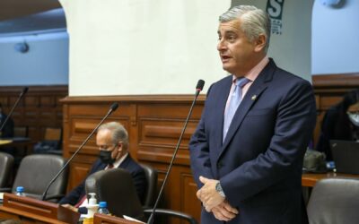 Congresista peruano Juan Carlos Lizarzaburu fue suspendido por 30 días por expresiones sexistas