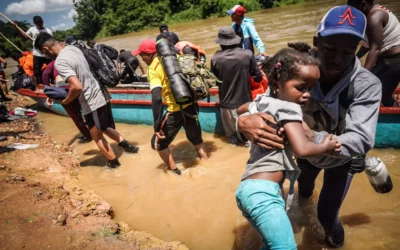 Evacúan a migrantes enfermos en el Darién para recibir atención médica