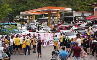 Evalúan clases virtuales en Colombia ante bloqueo de camioneros